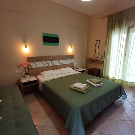 La Mer Rooms Peraia Esterno foto