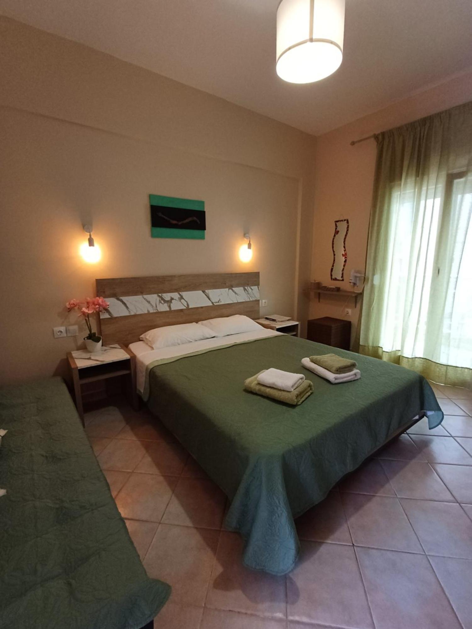 La Mer Rooms Peraia Esterno foto